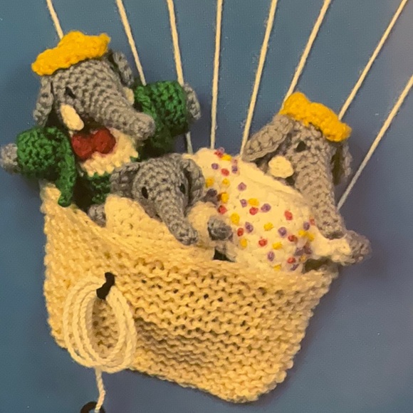 Mint condition, vintage, needlework Erica Wilson’s World designs. Beautiful. - Picture 8 of 10